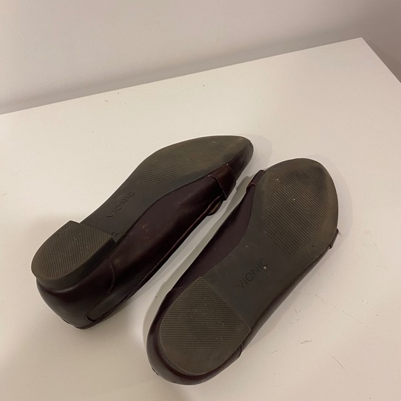 Vionic Savannah Dark Academia Brown Flat Loafer Work Shoes Size 7.5 - Picture 2 of 8